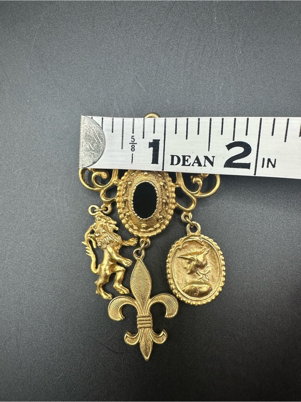Vintage Heraldic Charm Brooch Pin Gold Tone Fleur de Lis Lion Cameo Etruscan - Picture 6 of 8